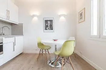 We - Tour Eiffel 75007 Apartmán